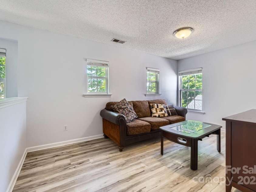 8919 Oransay Way, Charlotte, NC 28278.  MLS# CAR4248917, YatesRealty ID 13289. 