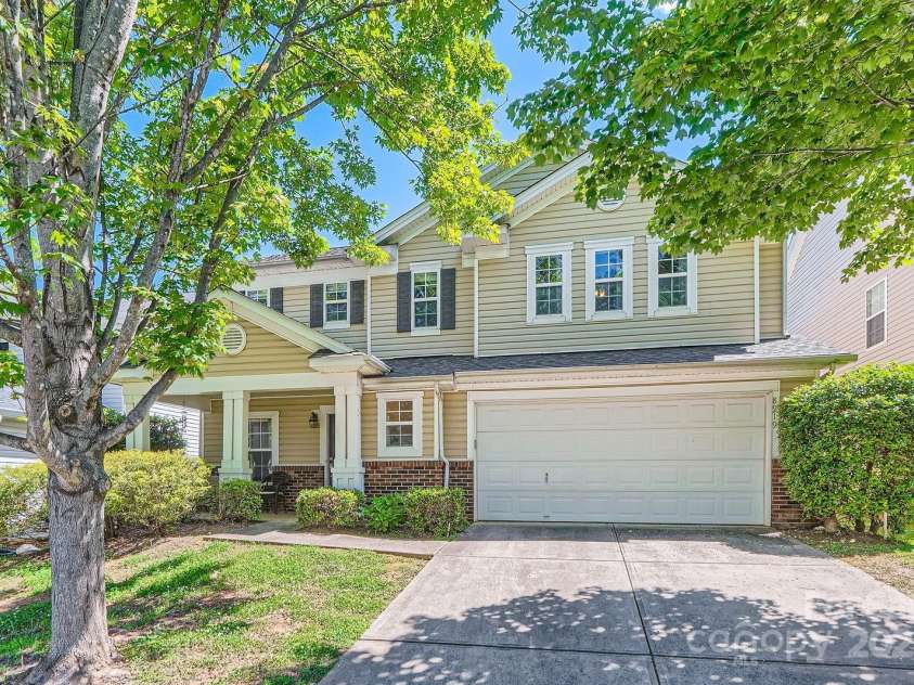 8919 Oransay Way, Charlotte, NC 28278.  MLS# CAR4248917, YatesRealty ID 13289. Welcome Home!