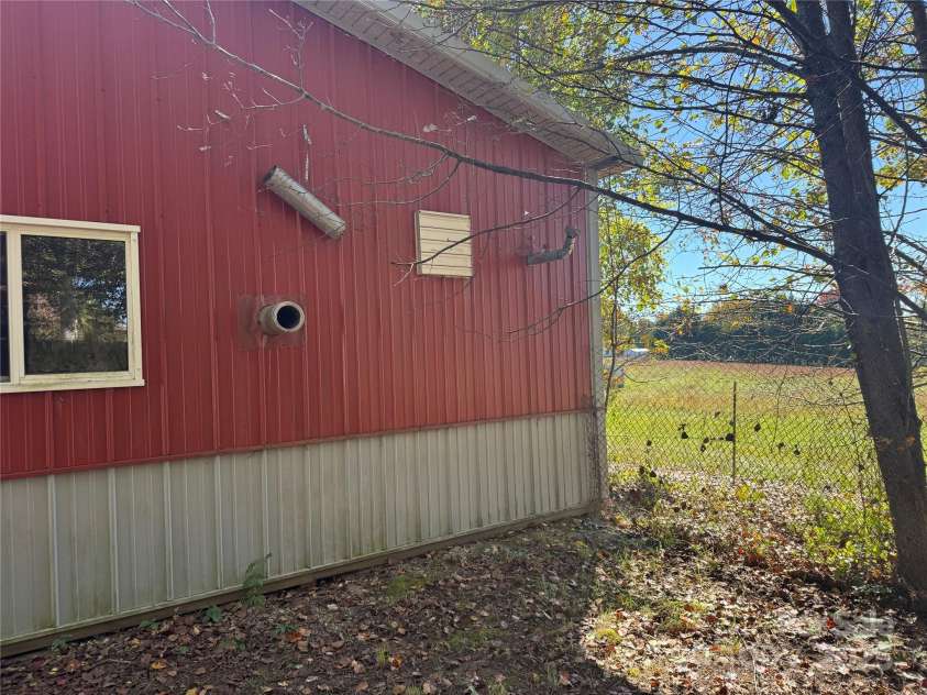 159 Lytle Road, Hendersonville, NC 28792.  MLS# CAR4318908, YatesRealty ID 1329. 