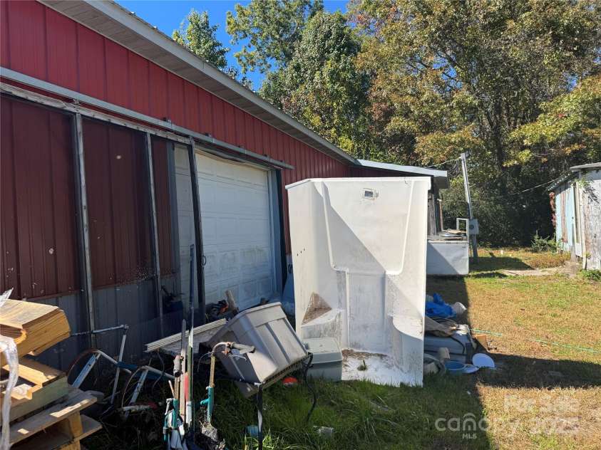 159 Lytle Road, Hendersonville, NC 28792.  MLS# CAR4318908, YatesRealty ID 1329. 