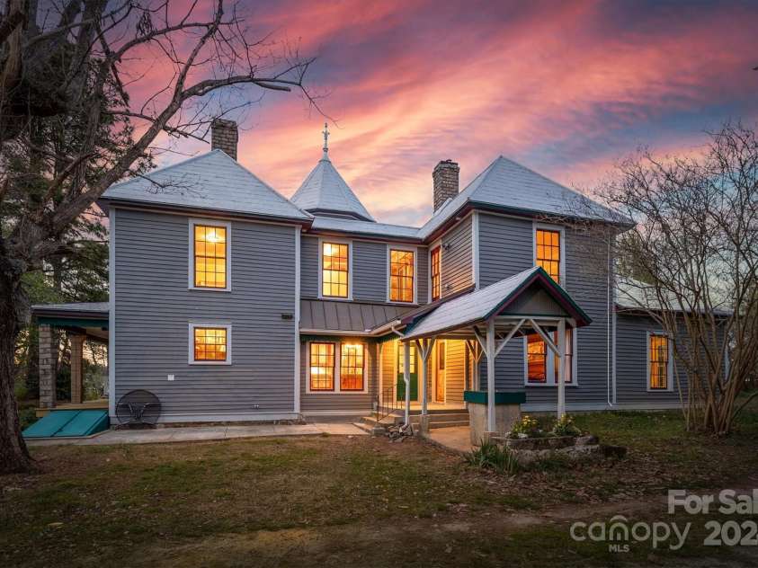 53 Hennessee Street, Morganton, NC 28655.  MLS# CAR4123414, YatesRealty ID 1329. 