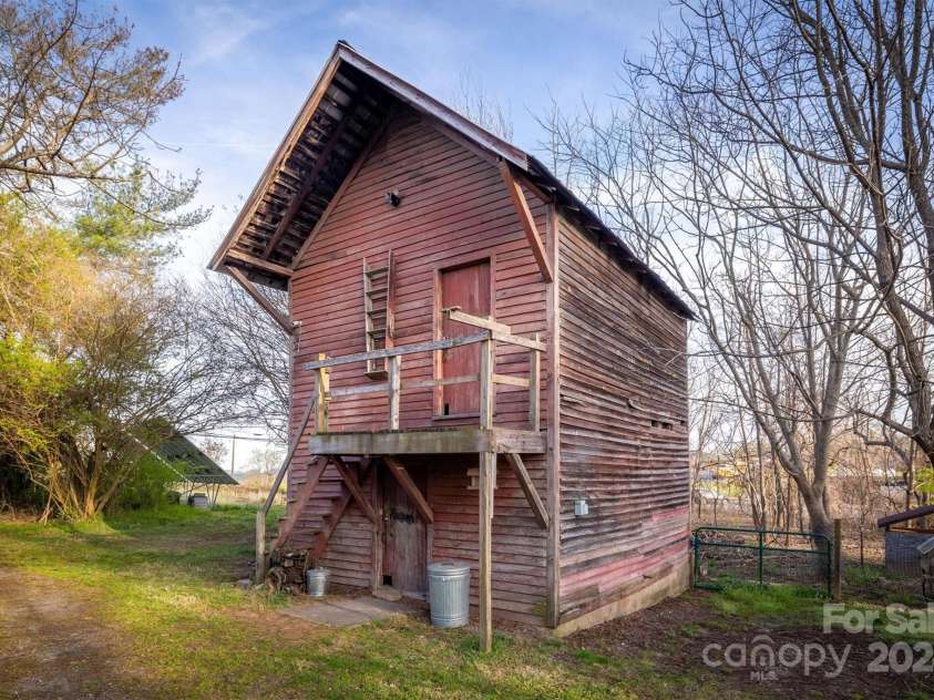 53 Hennessee Street, Morganton, NC 28655.  MLS# CAR4123414, YatesRealty ID 1329. 