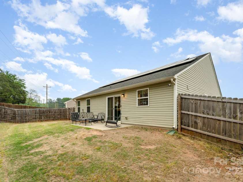 4219 Mackinnon Drive, Charlotte, NC 28214.  MLS# CAR4249042, YatesRealty ID 13290. 