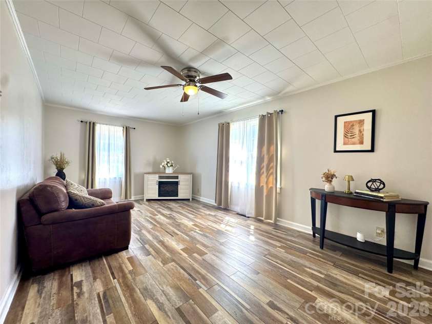 848 Meadowood Drive, Lenoir, NC 28645.  MLS# CAR4360747, YatesRealty ID 13290. 