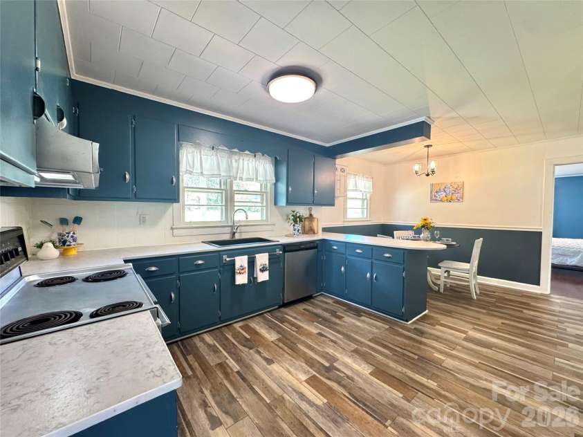 848 Meadowood Drive, Lenoir, NC 28645.  MLS# CAR4360747, YatesRealty ID 13290. 