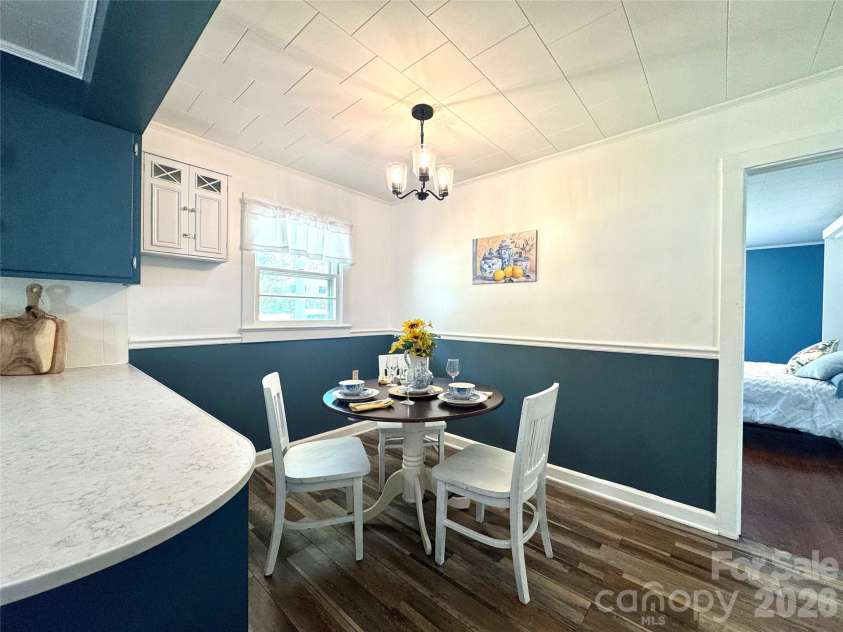 848 Meadowood Drive, Lenoir, NC 28645.  MLS# CAR4360747, YatesRealty ID 13290. 