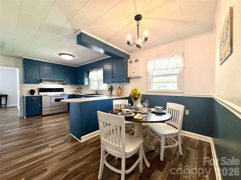 848 Meadowood Drive, Lenoir, NC 28645.  MLS# CAR4360747, YatesRealty ID 13290. 