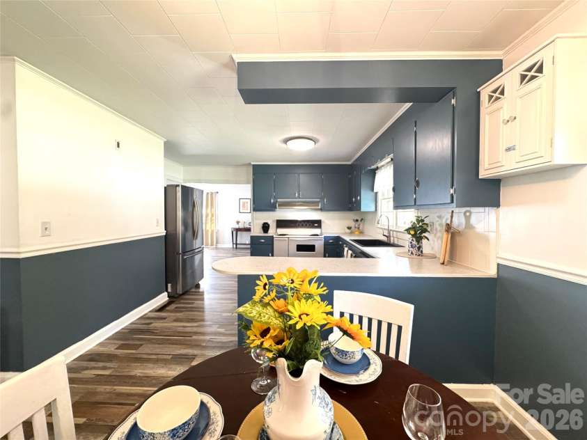 848 Meadowood Drive, Lenoir, NC 28645.  MLS# CAR4360747, YatesRealty ID 13290. 
