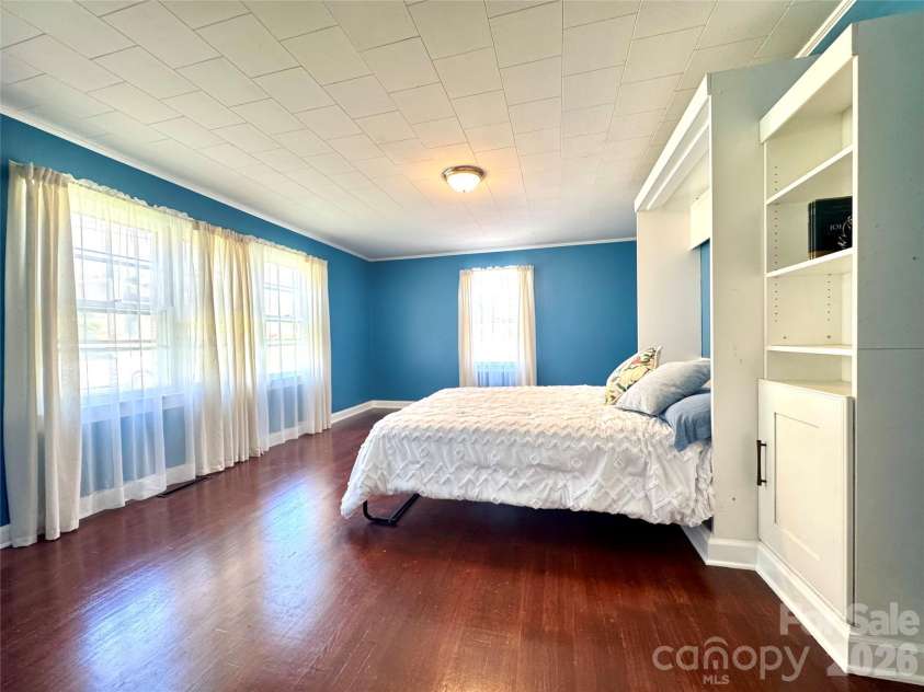 848 Meadowood Drive, Lenoir, NC 28645.  MLS# CAR4360747, YatesRealty ID 13290. 
