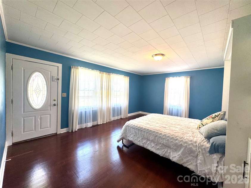 848 Meadowood Drive, Lenoir, NC 28645.  MLS# CAR4360747, YatesRealty ID 13290. 