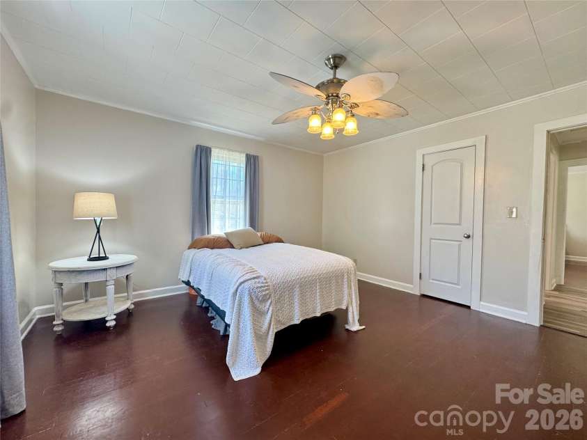 848 Meadowood Drive, Lenoir, NC 28645.  MLS# CAR4360747, YatesRealty ID 13290. 