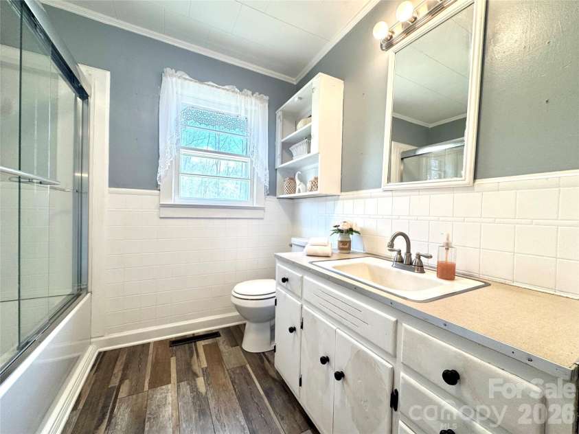 848 Meadowood Drive, Lenoir, NC 28645.  MLS# CAR4360747, YatesRealty ID 13290. 