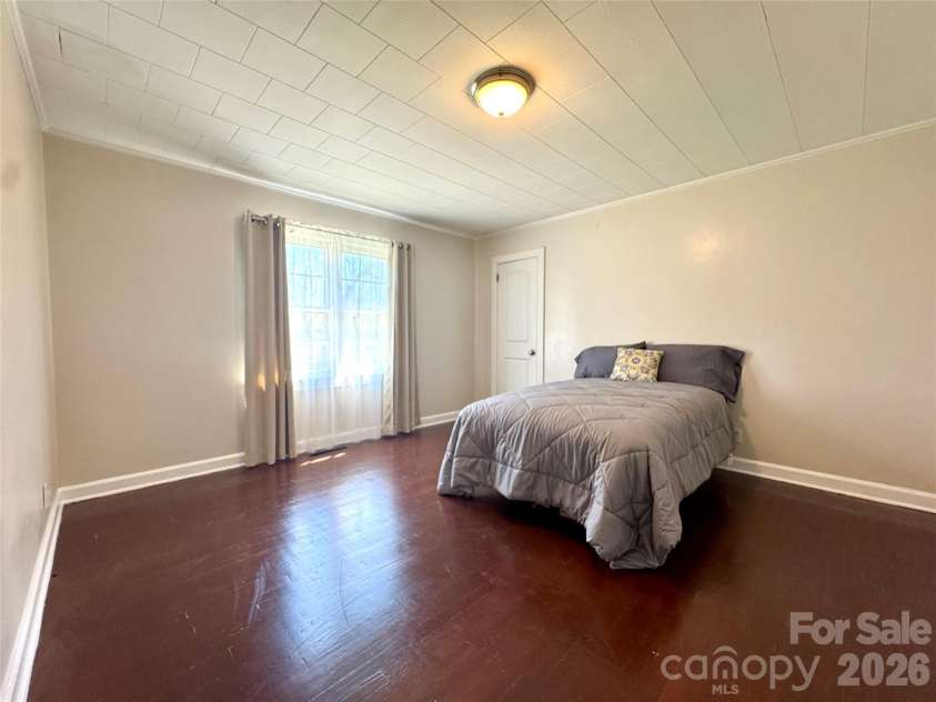 848 Meadowood Drive, Lenoir, NC 28645.  MLS# CAR4360747, YatesRealty ID 13290. 