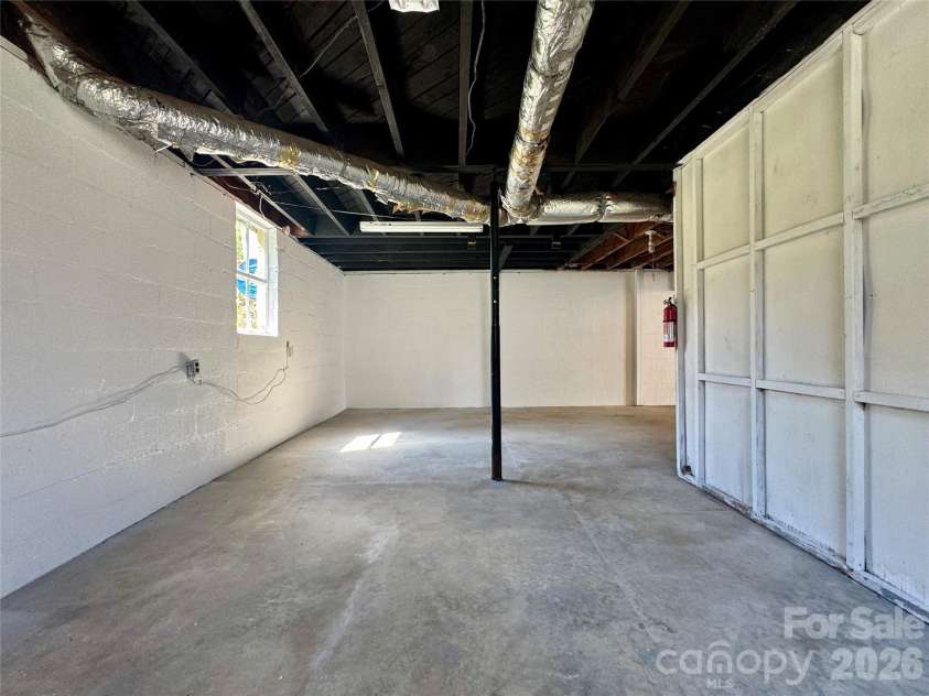 848 Meadowood Drive, Lenoir, NC 28645.  MLS# CAR4360747, YatesRealty ID 13290. 
