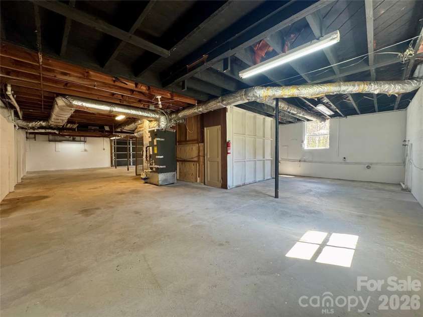 848 Meadowood Drive, Lenoir, NC 28645.  MLS# CAR4360747, YatesRealty ID 13290. 