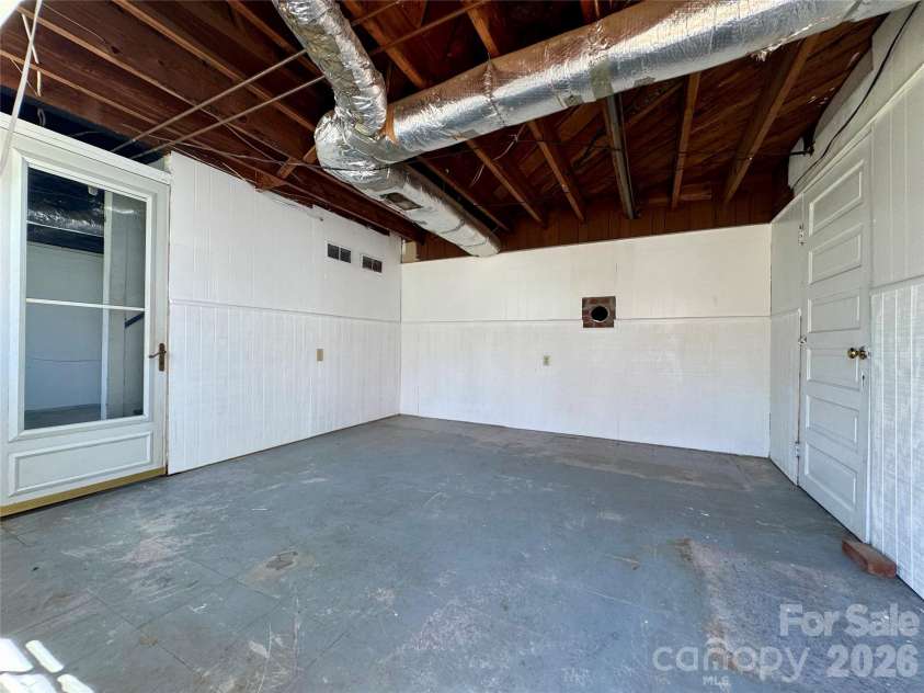 848 Meadowood Drive, Lenoir, NC 28645.  MLS# CAR4360747, YatesRealty ID 13290. 