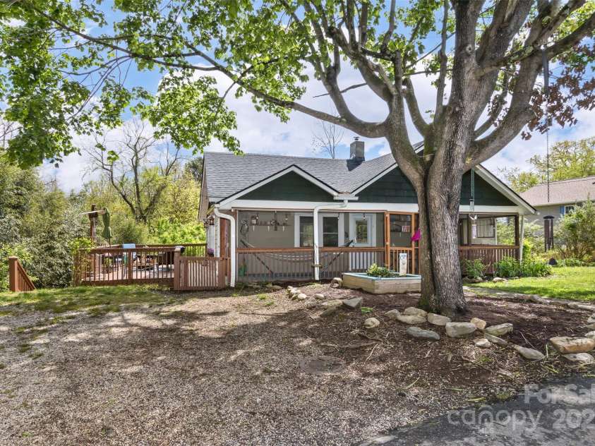 27 Townview Drive, Asheville, NC 28806.  MLS# CAR4247652, YatesRealty ID 13292. Ample parking and dead end street privacy.