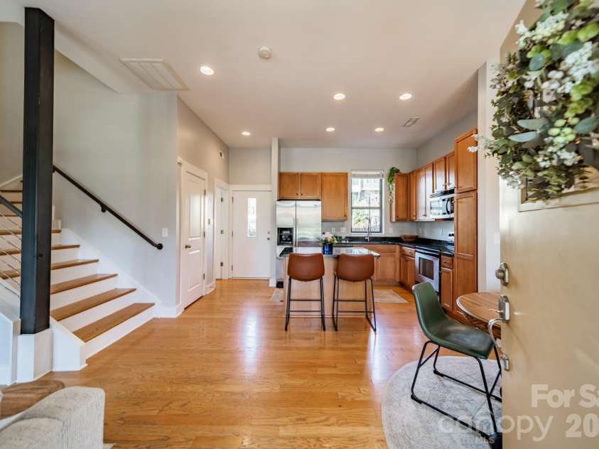3409 Spencer Street, Charlotte, NC 28205.  MLS# CAR4357340, YatesRealty ID 13293. Entry