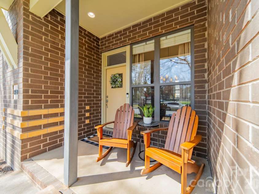 3409 Spencer Street, Charlotte, NC 28205.  MLS# CAR4357340, YatesRealty ID 13293. Front Porch
