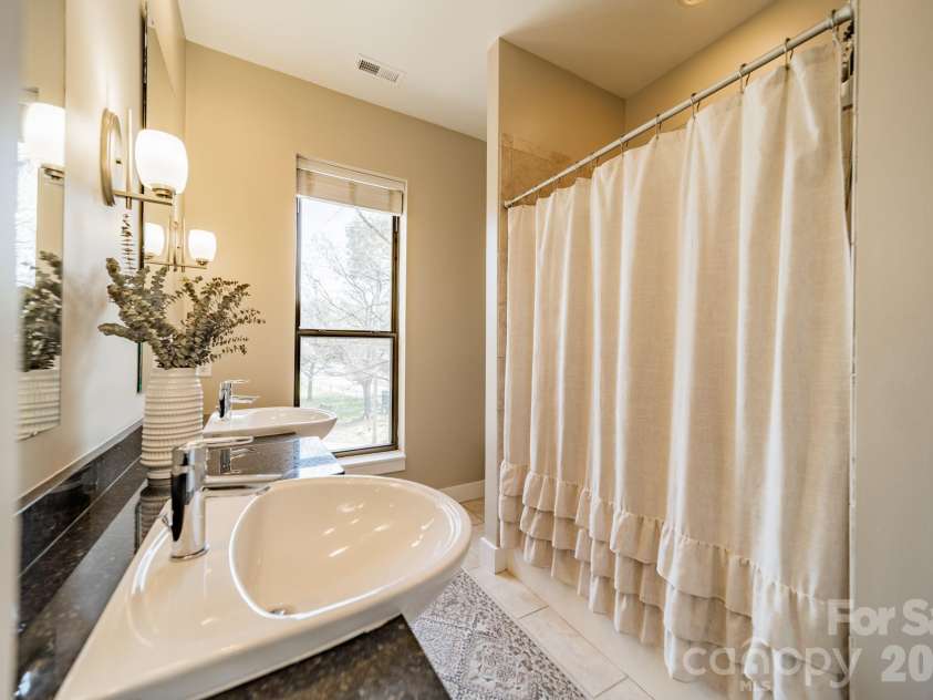 3409 Spencer Street, Charlotte, NC 28205.  MLS# CAR4357340, YatesRealty ID 13293. Primary Bathroom