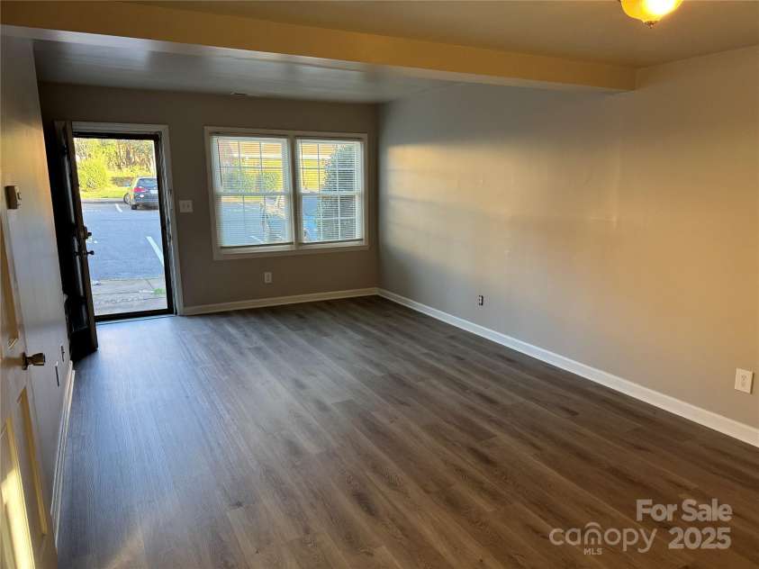 1228 Archdale Drive, Charlotte, NC 28217.  MLS# CAR4267920, YatesRealty ID 13294. 