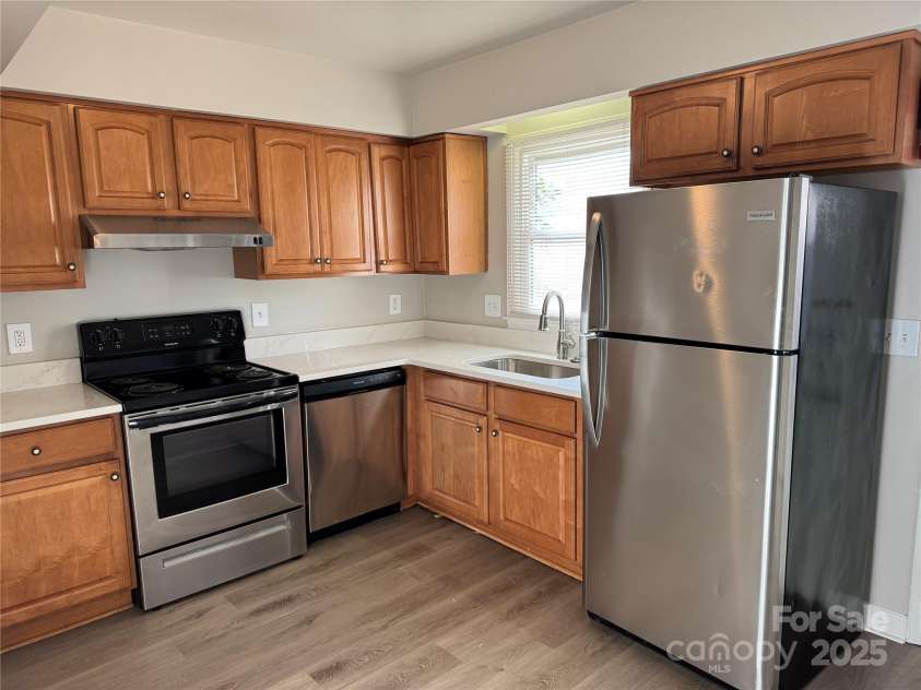 1228 Archdale Drive, Charlotte, NC 28217.  MLS# CAR4267920, YatesRealty ID 13294. 