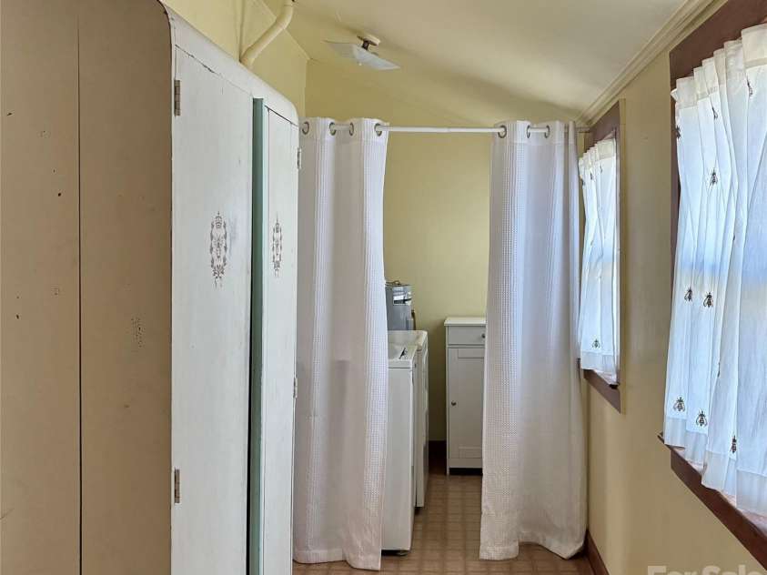 1203 Old Union Road, Lockhart, SC 29364.  MLS# CAR4352849, YatesRealty ID 13295. Laundry/Mudroom