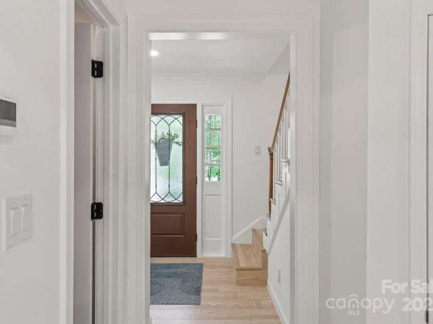 5910 Grosner Place, Charlotte, NC 28211.  MLS# CAR4257156, YatesRealty ID 13296. 