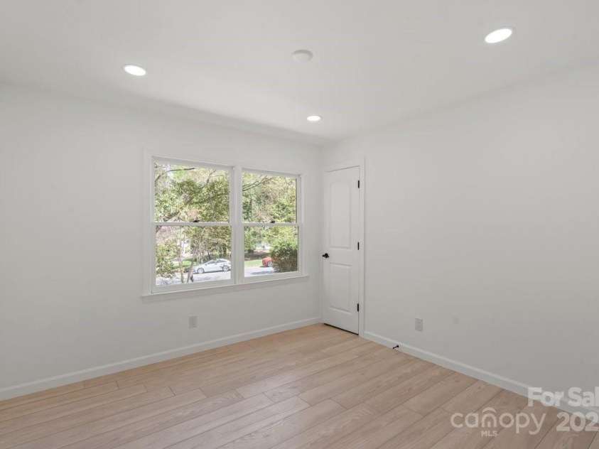 5910 Grosner Place, Charlotte, NC 28211.  MLS# CAR4257156, YatesRealty ID 13296. 