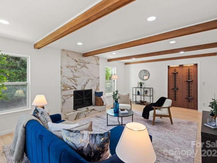 5910 Grosner Place, Charlotte, NC 28211.  MLS# CAR4257156, YatesRealty ID 13296. Recessed lighting throughout the home!