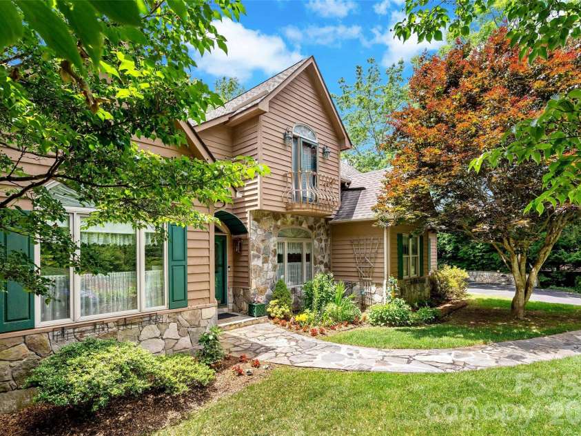 65 Timber Park Drive, Black Mountain, NC 28711.  MLS# CAR4344889, YatesRealty ID 13296. 