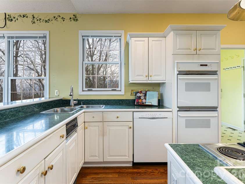 65 Timber Park Drive, Black Mountain, NC 28711.  MLS# CAR4344889, YatesRealty ID 13296. 