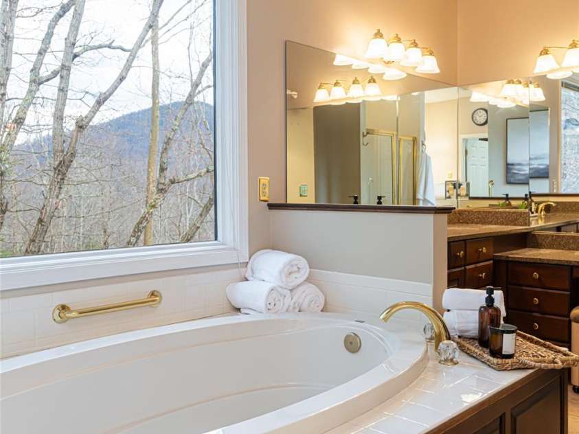 65 Timber Park Drive, Black Mountain, NC 28711.  MLS# CAR4344889, YatesRealty ID 13296. 
