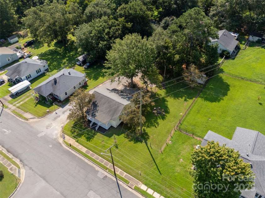 206 McConnell Street, Clover, SC 29710.  MLS# CAR4294359, YatesRealty ID 13297. 