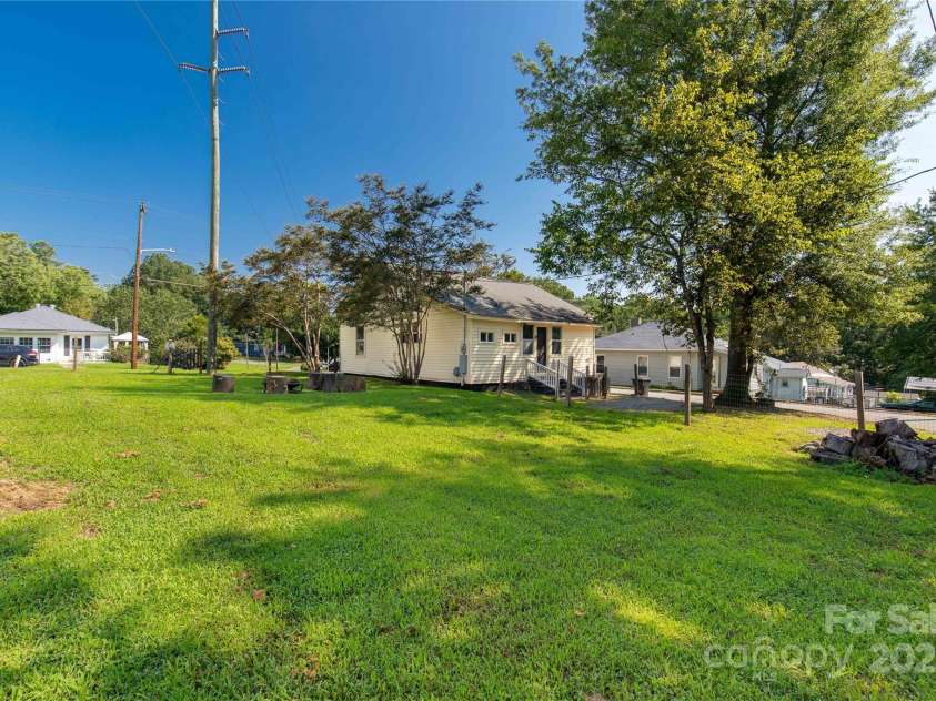 206 McConnell Street, Clover, SC 29710.  MLS# CAR4294359, YatesRealty ID 13297. 