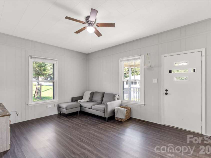 206 McConnell Street, Clover, SC 29710.  MLS# CAR4294359, YatesRealty ID 13297. 