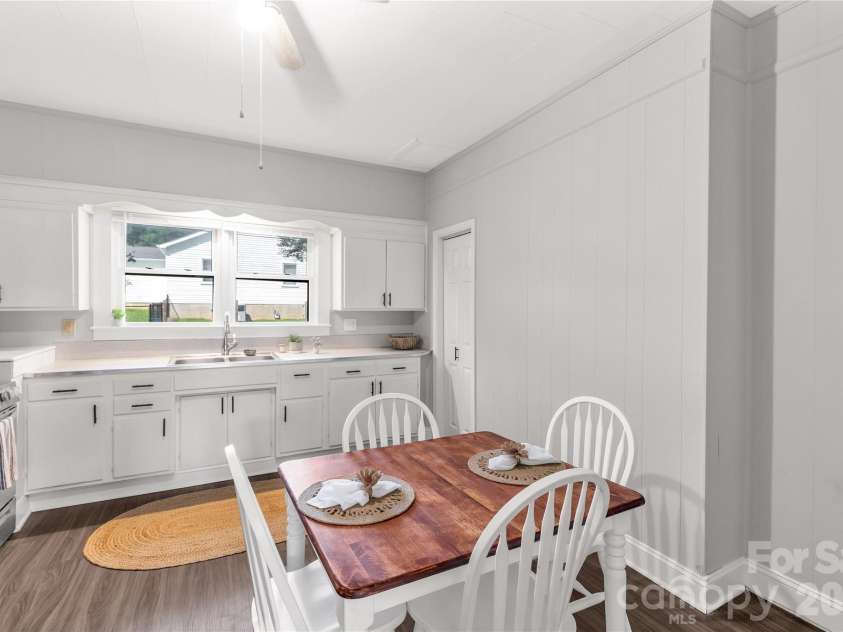 206 McConnell Street, Clover, SC 29710.  MLS# CAR4294359, YatesRealty ID 13297. 