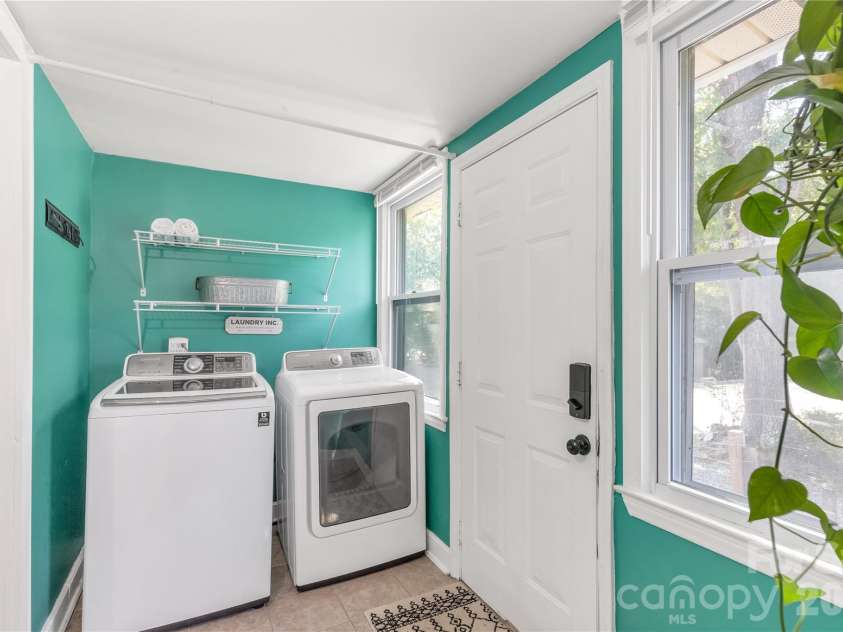 206 McConnell Street, Clover, SC 29710.  MLS# CAR4294359, YatesRealty ID 13297. 