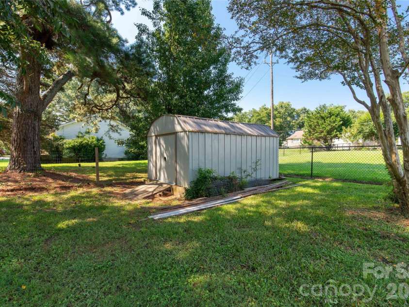 206 McConnell Street, Clover, SC 29710.  MLS# CAR4294359, YatesRealty ID 13297. 