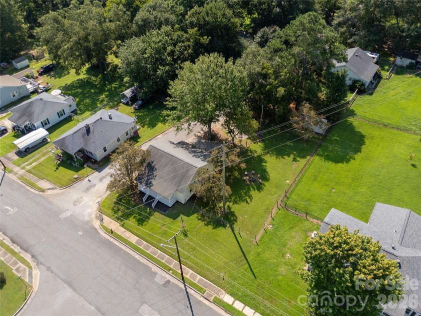 206 McConnell Street, Clover, SC 29710.  MLS# CAR4294359, YatesRealty ID 13297. 