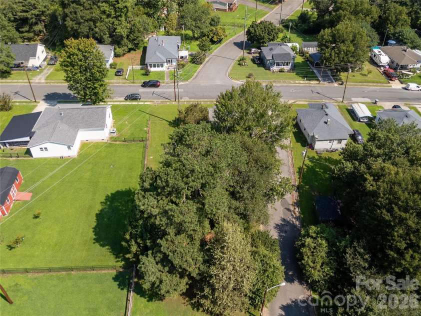 206 McConnell Street, Clover, SC 29710.  MLS# CAR4294359, YatesRealty ID 13297. 