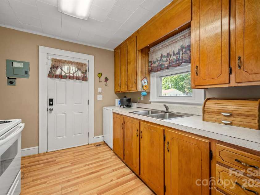 138 Hardin Road, Forest City, NC 28043.  MLS# CAR4253084, YatesRealty ID 13298. 