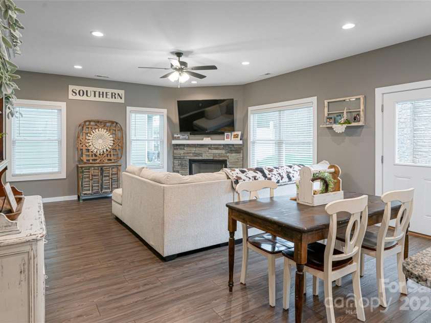 27 Sage Crest Loop, Weaverville, NC 28787.  MLS# CAR4266295, YatesRealty ID 13298. 