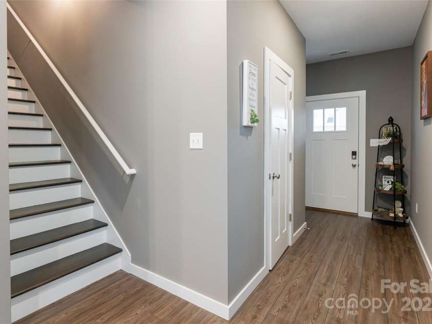 27 Sage Crest Loop, Weaverville, NC 28787.  MLS# CAR4266295, YatesRealty ID 13298. 