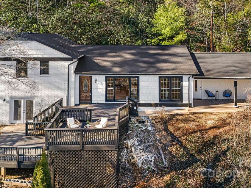 32 Whitaker View Road, Fairview, NC 28730.  MLS# CAR4257047, YatesRealty ID 13299. 