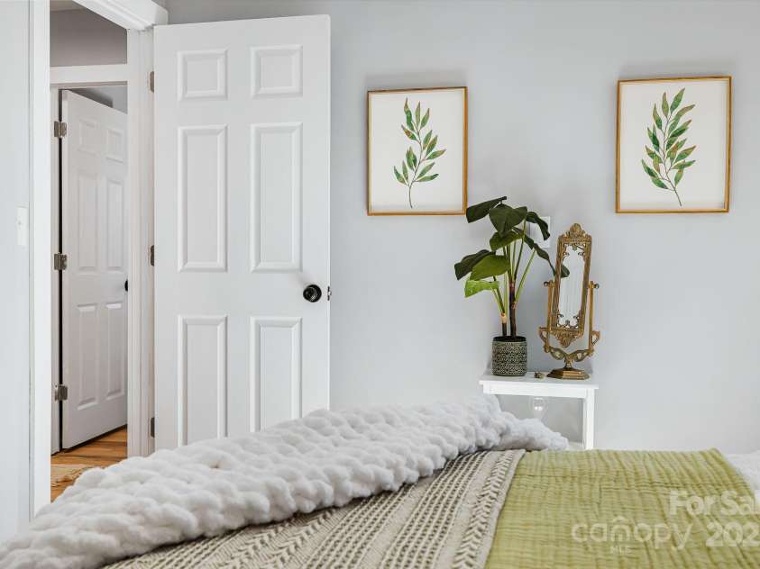 32 Whitaker View Road, Fairview, NC 28730.  MLS# CAR4257047, YatesRealty ID 13299. 