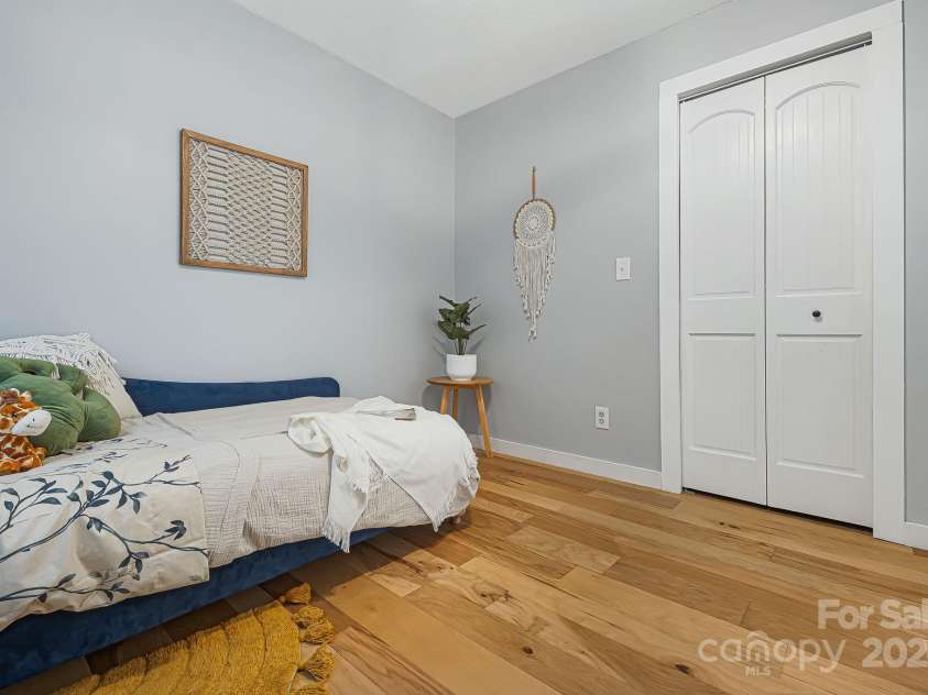 32 Whitaker View Road, Fairview, NC 28730.  MLS# CAR4257047, YatesRealty ID 13299. 