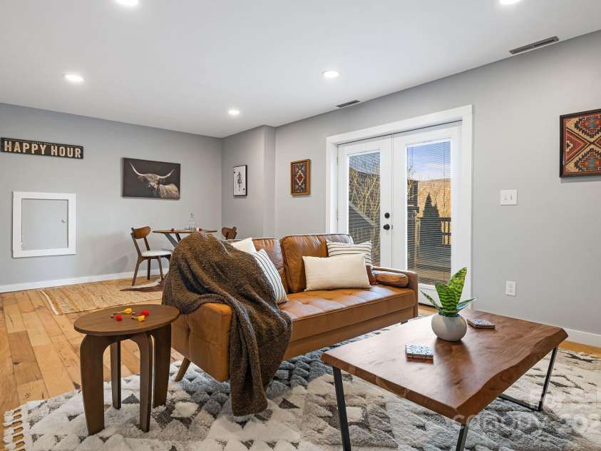 32 Whitaker View Road, Fairview, NC 28730.  MLS# CAR4257047, YatesRealty ID 13299. 