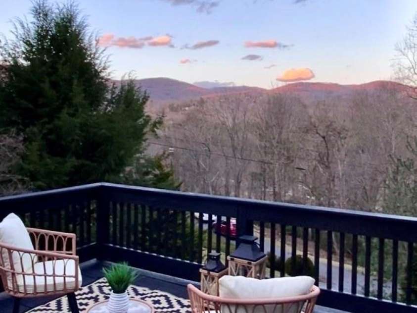 32 Whitaker View Road, Fairview, NC 28730.  MLS# CAR4257047, YatesRealty ID 13299. 