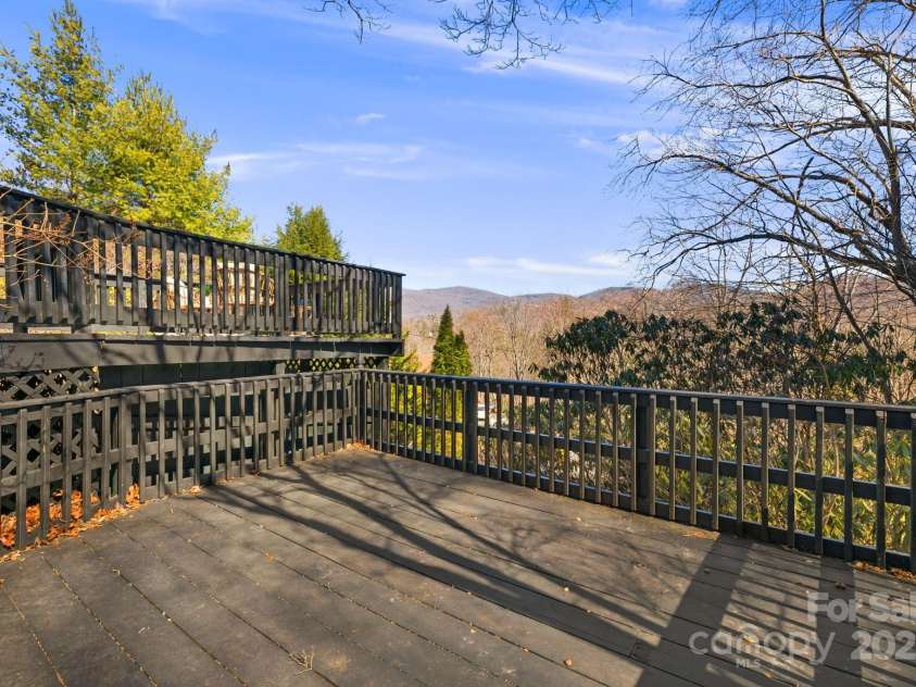 32 Whitaker View Road, Fairview, NC 28730.  MLS# CAR4257047, YatesRealty ID 13299. 